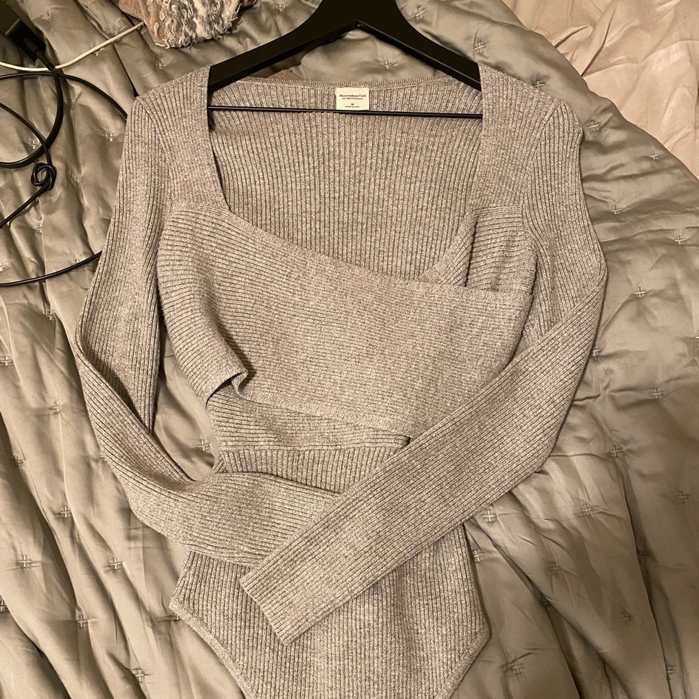 Abercrombie & fitch wrap grey body suit